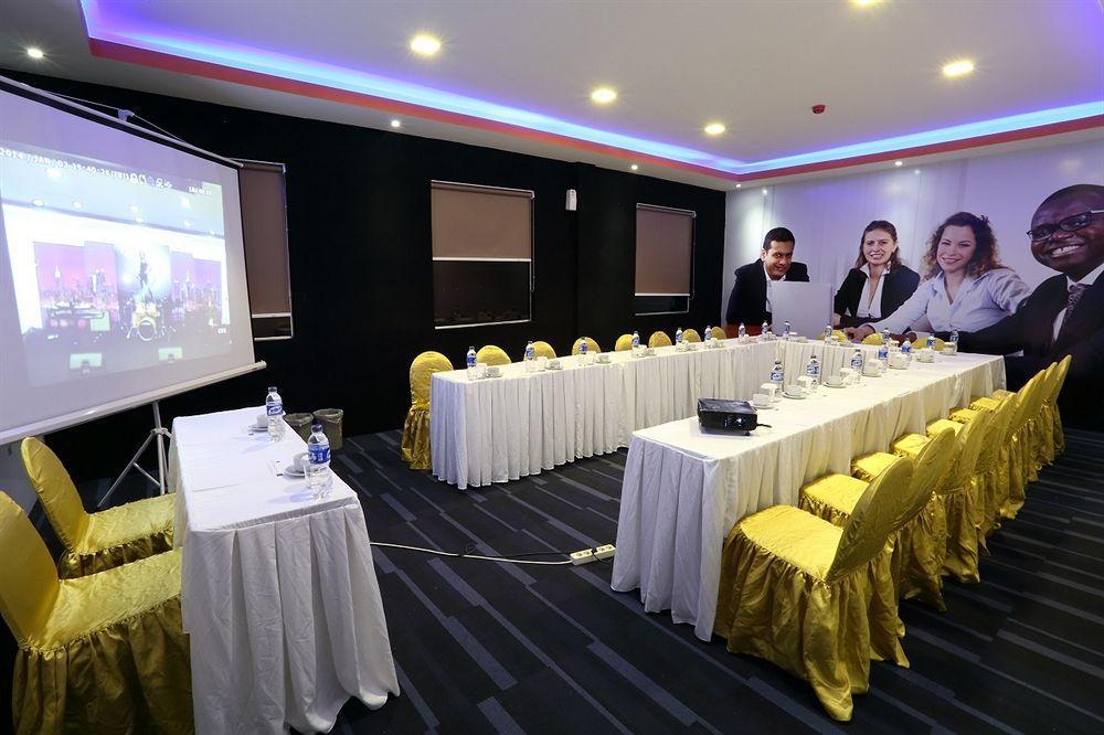 Miyanna Hotel Medan Exterior photo