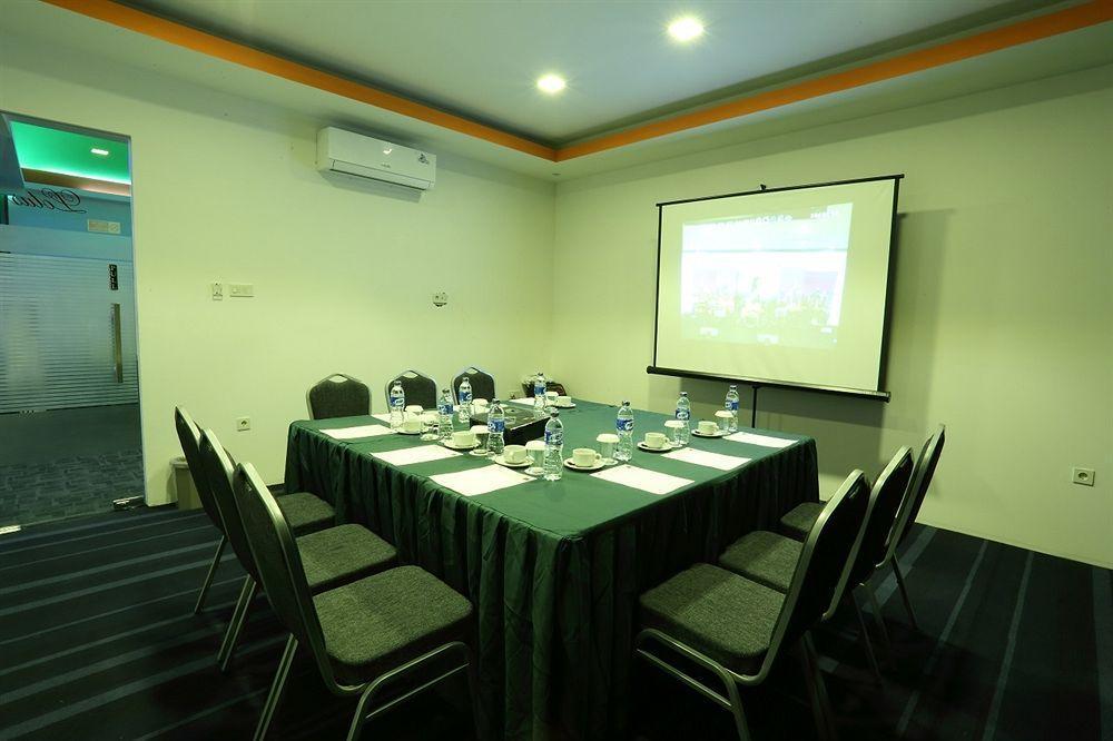 Miyanna Hotel Medan Exterior photo